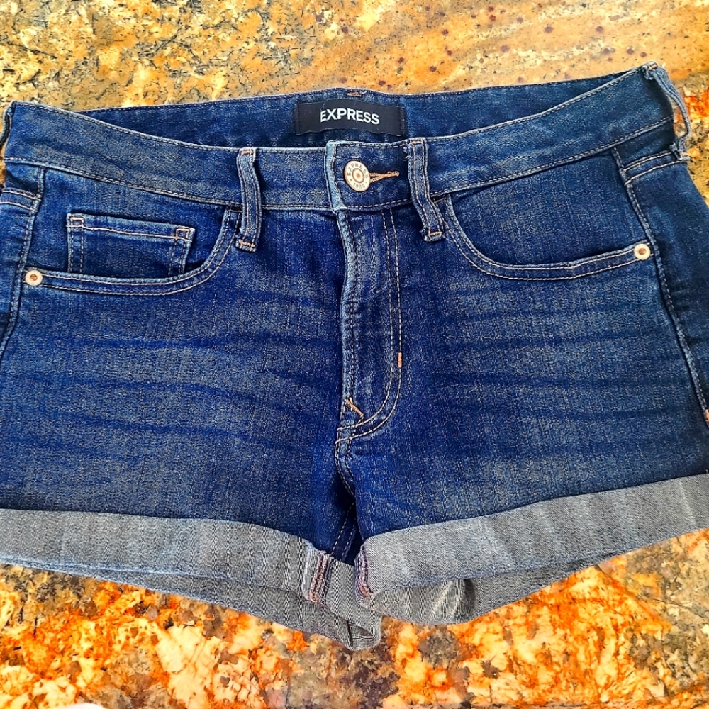Express Shorts